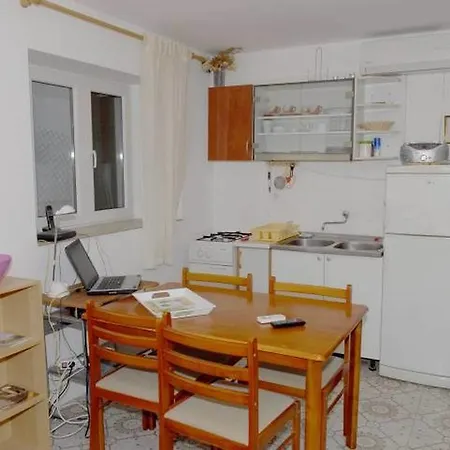 Darko Apartmán *